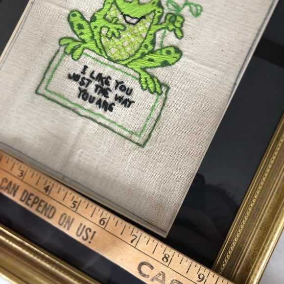Vtg Frog Embroidery Art with Gold Frame - Picture 9 of 13